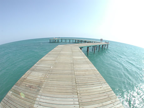 Docuri de lemn la marea mediterana antalya foto